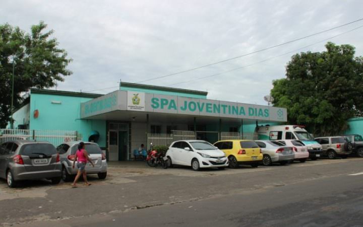 Três pessoas são baleadas em campo de futebol no bairro Compensa