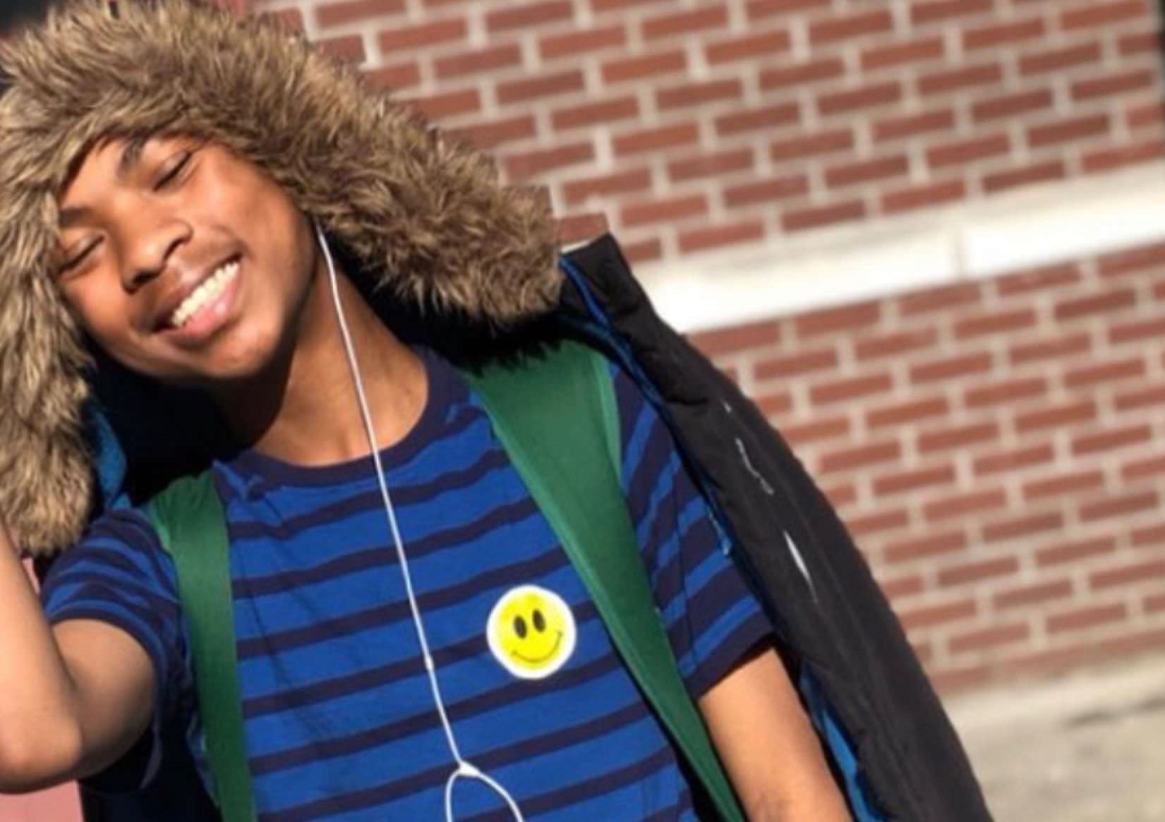 Adolescente gay se suicida após sofrer bullying e homofobia na escola