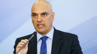Moraes mantém inquérito para apurar fake news após PGR arquivar