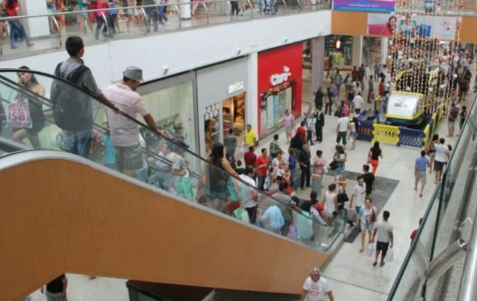 Comércio altera funcionamento no feriado do Dia do Trabalho; Confira