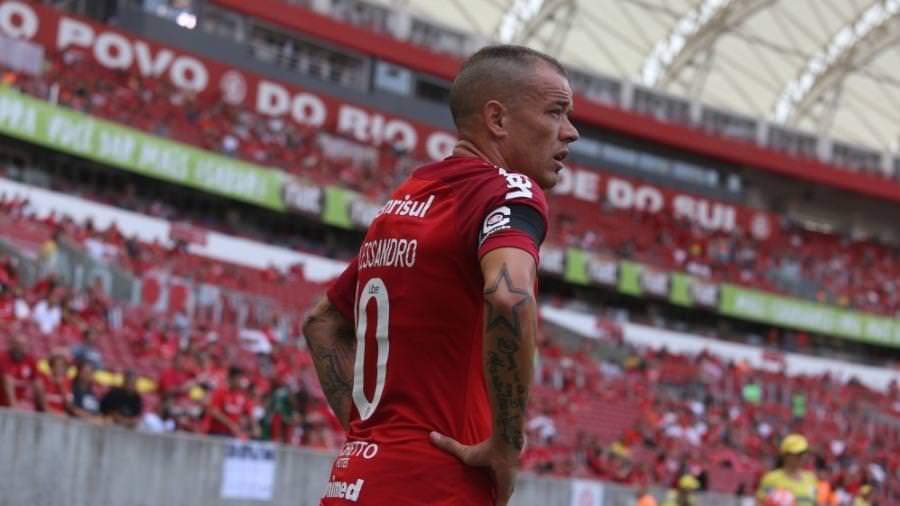 D'Ale estuda processo contra atletas da base do Grêmio por ofensas na web