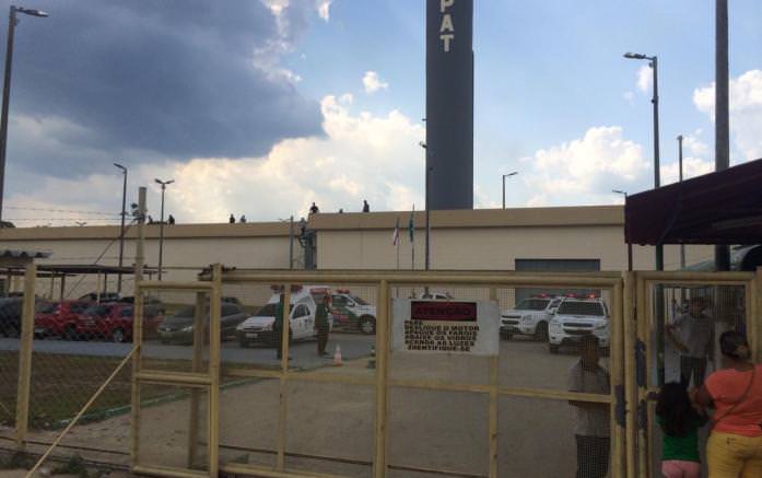 300 presos fazem protesto no Ipat e se recusam a voltar para celas
