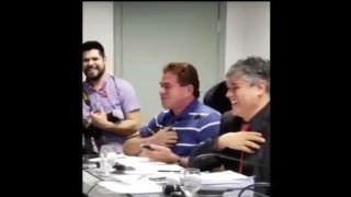 'Celular' de deputado diz não saber da resposta para problemas na saúde