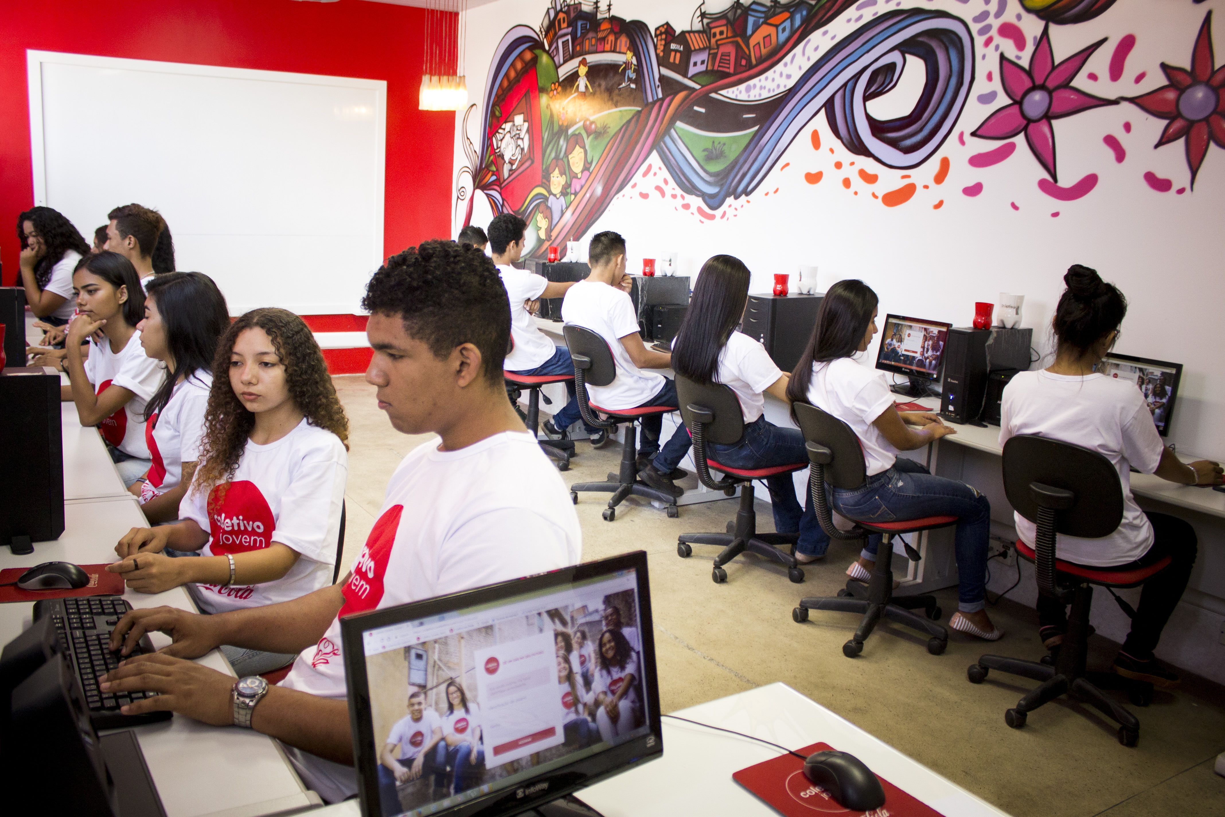 Coletivo Jovem oferece 360 vagas em cursos gratuitos de capacitação