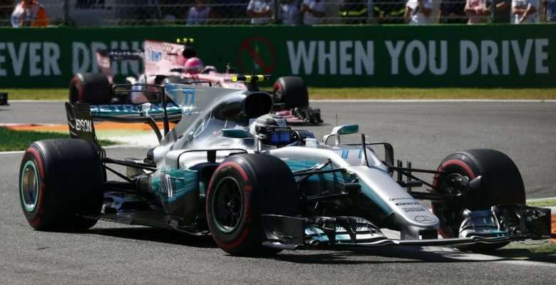 Hamilton elogia Bottas por pole na China e diz que pode vencê-lo