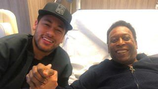 Em recuperação, Pelé recebe a visita de Neymar no hospital em Paris