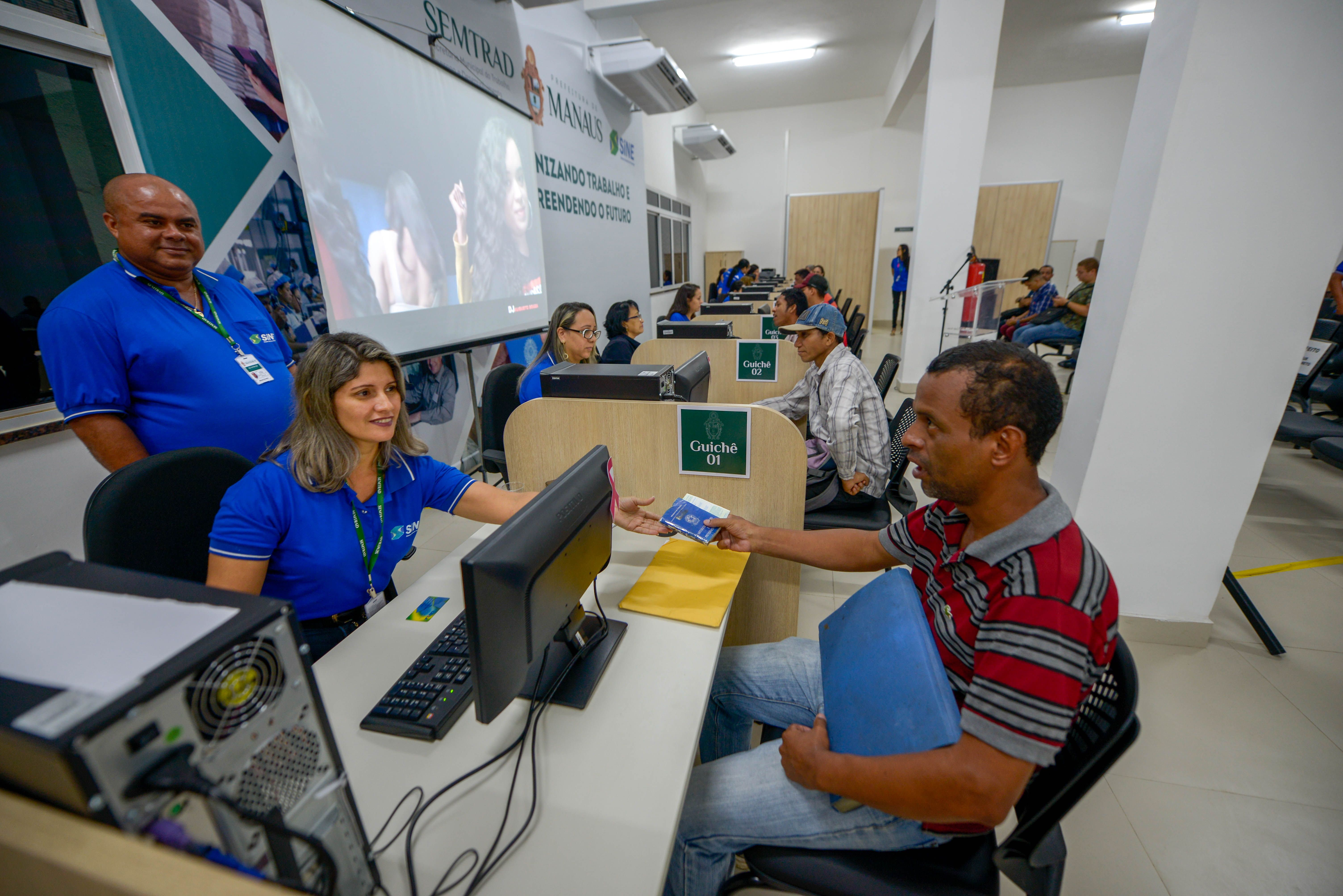Mais de 200 vagas de emprego são ofertadas pelo Sine Manaus nesta segunda-feira; confira