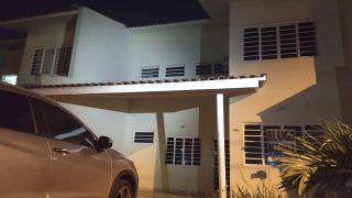 Cantor gospel fica ferido após cair de paraquedas em condomínio de Manaus