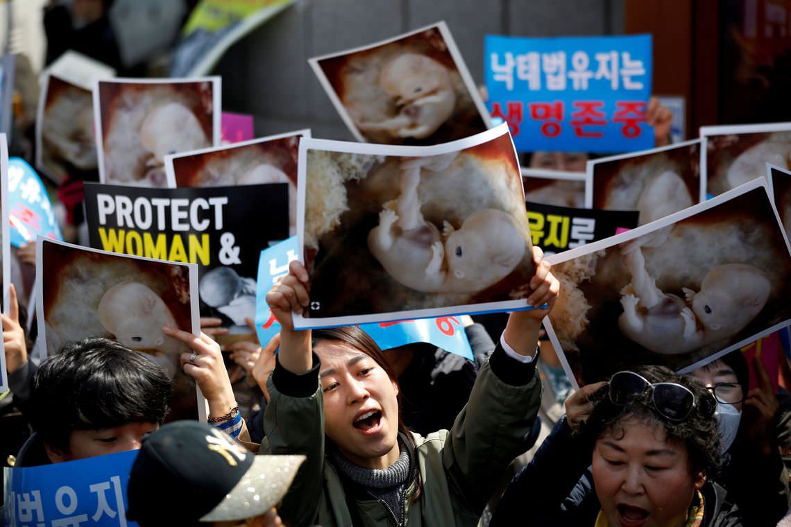 Coreia do Sul invalida a lei de 1953 que proíbe o aborto