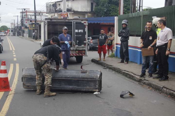 Adolescente morre após colidir moto em muro de escola, em Manaus