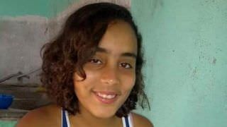 Menina de 15 anos morre após ser espancada por colega dentro de escola pública