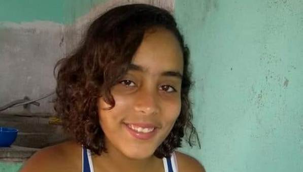 Menina de 15 anos morre após ser espancada por colega dentro de escola pública
