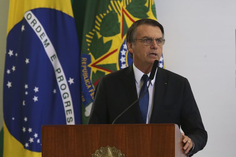 Presidente Bolsonaro reúne ministros no Palácio da Alvorada