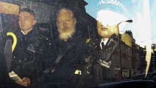 Assange é acusado de usar embaixada como centro de espionagem