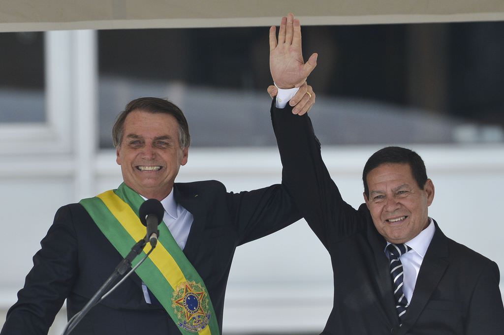 Nos EUA, Mourão é questionado se Bolsonaro ‘é realmente um democrata’