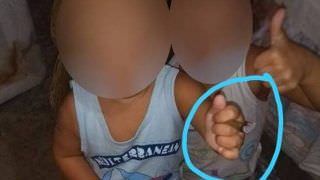 Mãe é presa após forçar criança de um ano a fumar maconha; Veja vídeo