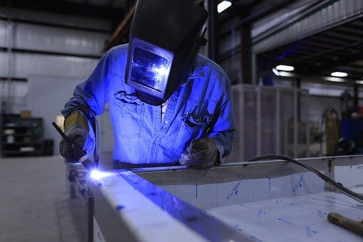 Faturamento e horas trabalhadas na produção crescem 1,6%