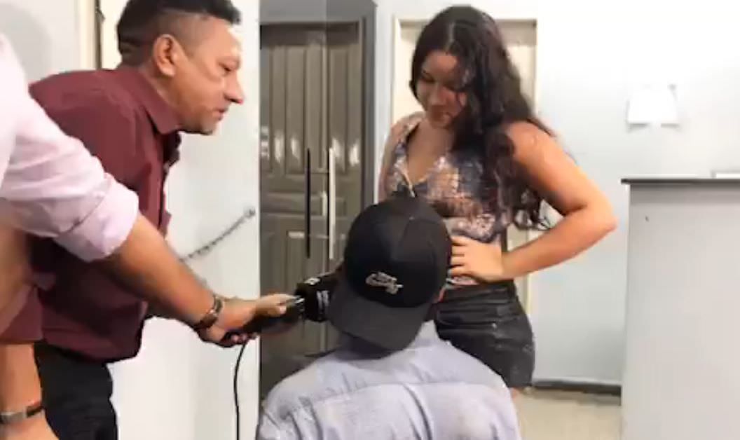 Na delegacia, menor pede comparsa em casamento após assalto a ônibus