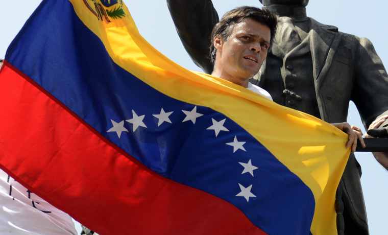 Líder opositor deixou casa sem resistência de agentes de Maduro