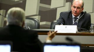 No Senado, ministro pede apoio para reestruturação das Forças Armadas