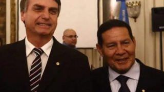 Bolsonaro se irrita com vídeo em que Witzel chama Mourão de 'presidente'