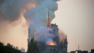 Doações para reconstrução de Notre-Dame somam US$ 900 milhões