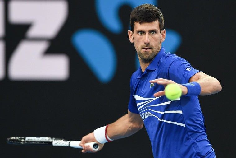 Djokovic arrasa norte-americano e enfrenta Medvedev nas quartas