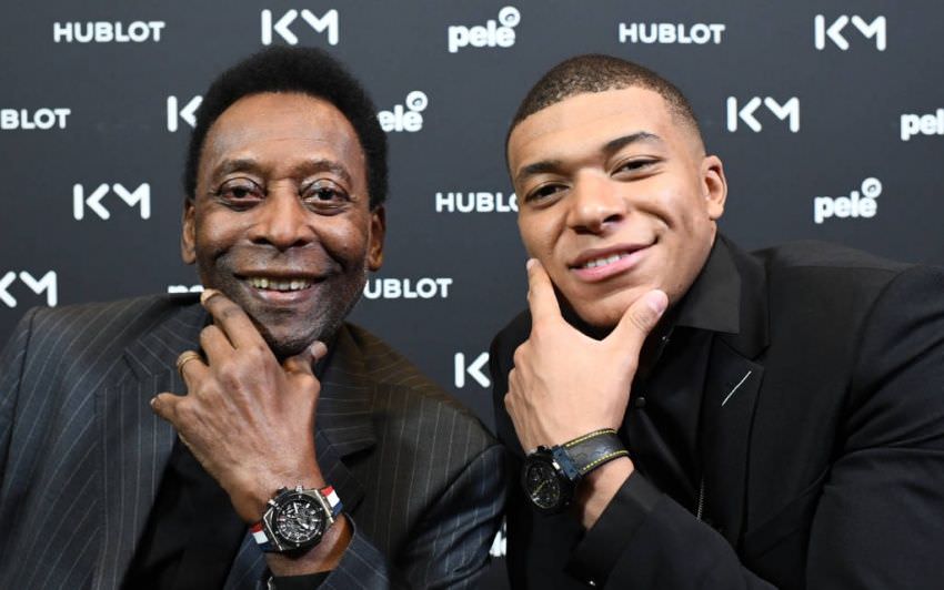 Pelé sente febre e é levado a hospital após encontro com Mbappé