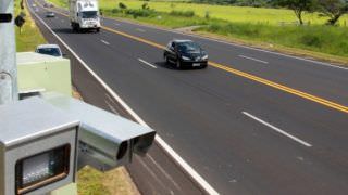 Justiça proíbe que governo retire radares de rodovias federais