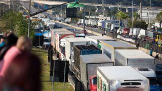 Caminhoneiros dizem que crédito 'é esmola' e não descartam nova greve