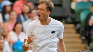 Djokovic erra muito, perde para Medvedev e dá adeus em Montecarlo