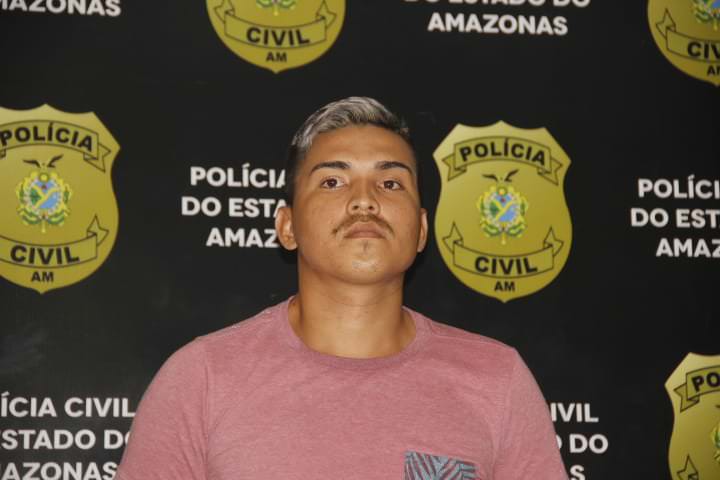 Homem é preso com 11 quilos de maconha do tipo skunk e arma de fogo.
