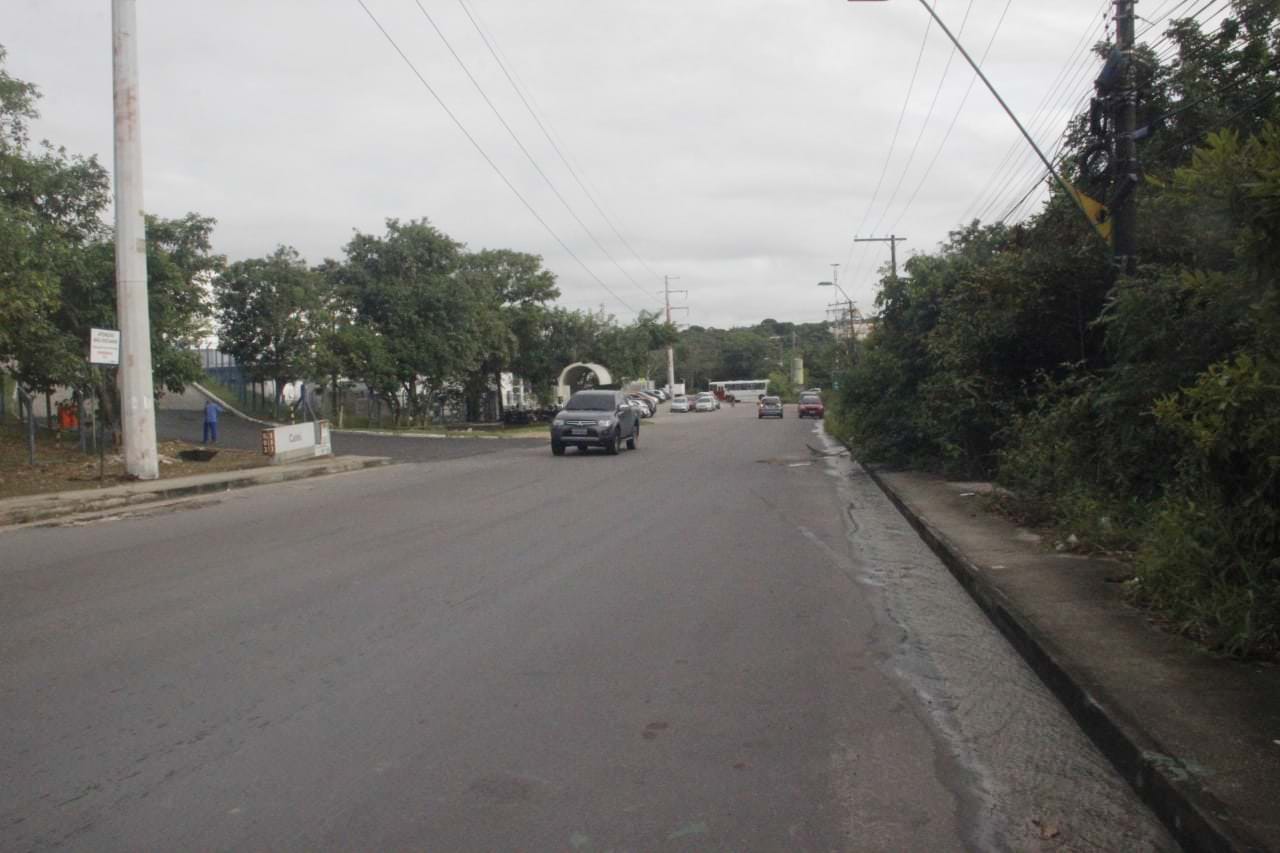 Homem é jogado de carro e executado a tiros em rua no Distrito Industrial