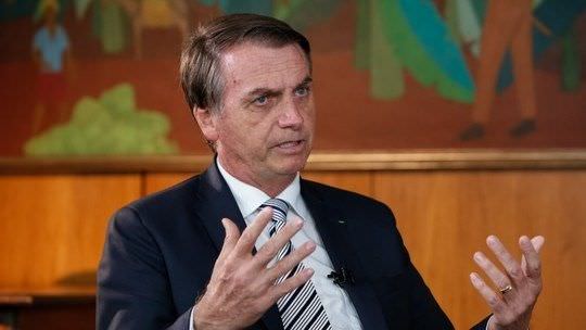 Bolsonaro veta norma que proíbe o uso de minissaia no Planalto