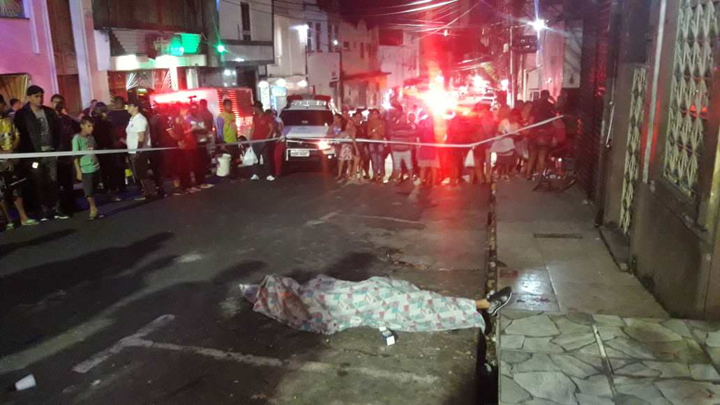 "JJ" é morto com nove tiros na cabeça, em rua do Centro
