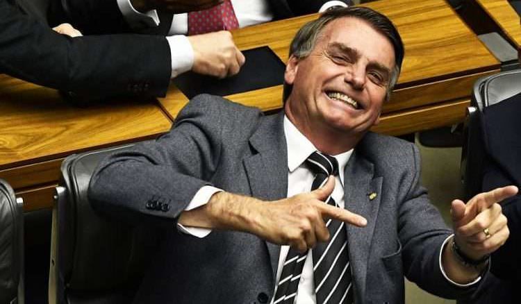Procuradoria diz que novo decreto mantém brecha para aquisição de fuzis