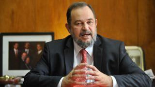 Morre em acidente de carro embaixador do Brasil no Líbano