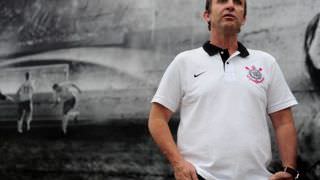 Ex-jogadores do Corinthians fazem jogo beneficente em Manaus