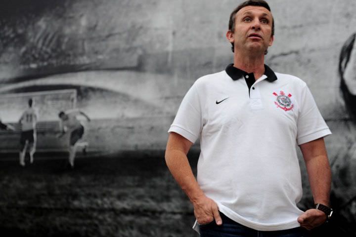 Ex-jogadores do Corinthians fazem jogo beneficente em Manaus