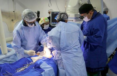 Governo recorre à Justiça e cirurgiões devem voltar aos plantões no AM