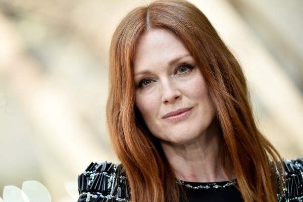 Julianne Moore diz que sofreu abuso quando criança