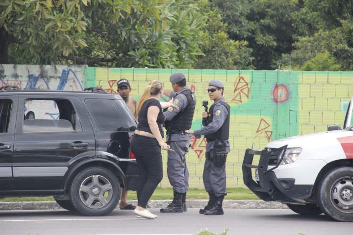 Advogada é detida após impedir abordagem policial em Manaus
