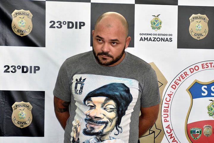 Homem acusado de furtar objetos de carros e subornar policiais é preso