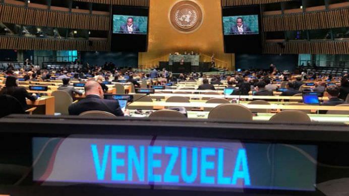 Êxodo causado pela crise faz população da Venezuela encolher 11,9%
