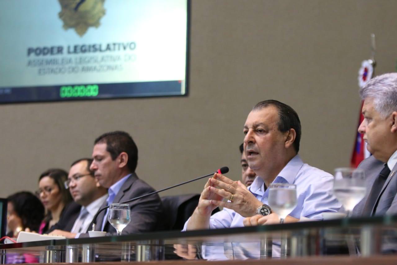 Senador Omar Aziz leva debate sobre Reforma da Previdência à ALE/AM