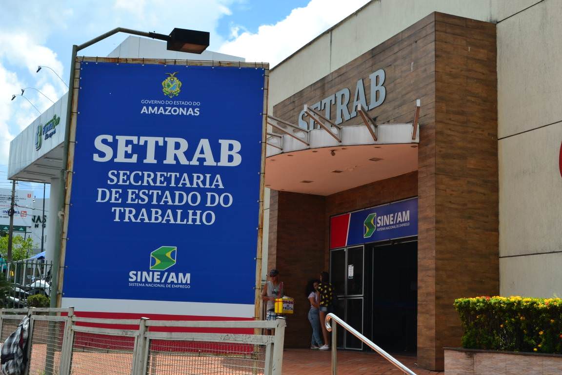 Setrab divulga 24 vagas de emprego para esta terça-feira, em Manaus