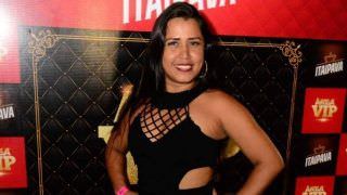 Jovem é morta a tiros no portão de casa enquanto saía com namorado