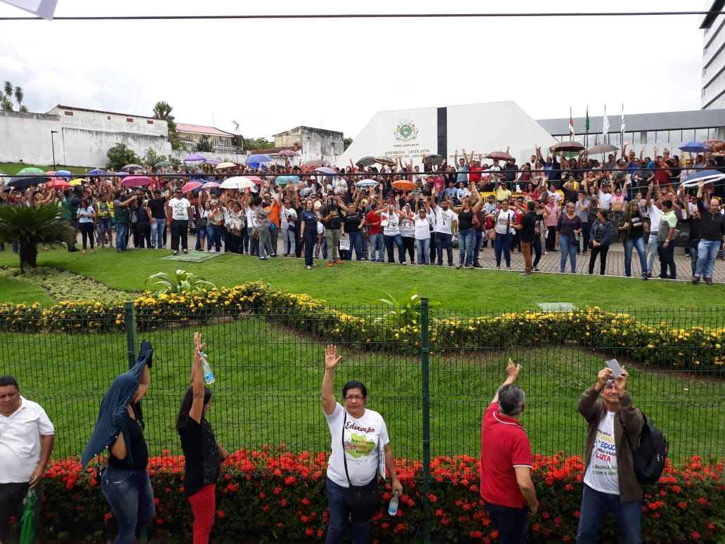 Professores rejeitam contraproposta de Wilson e greve geral continua