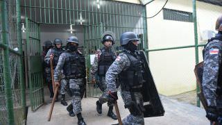 Massacre em Manaus: 'é preciso conter a violência nas ruas', diz especialista