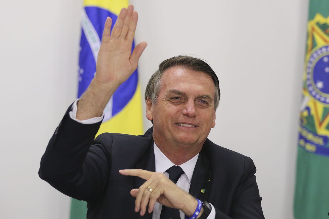 “São uns idiotas úteis e imbecis” diz Bolsonaro em vídeo